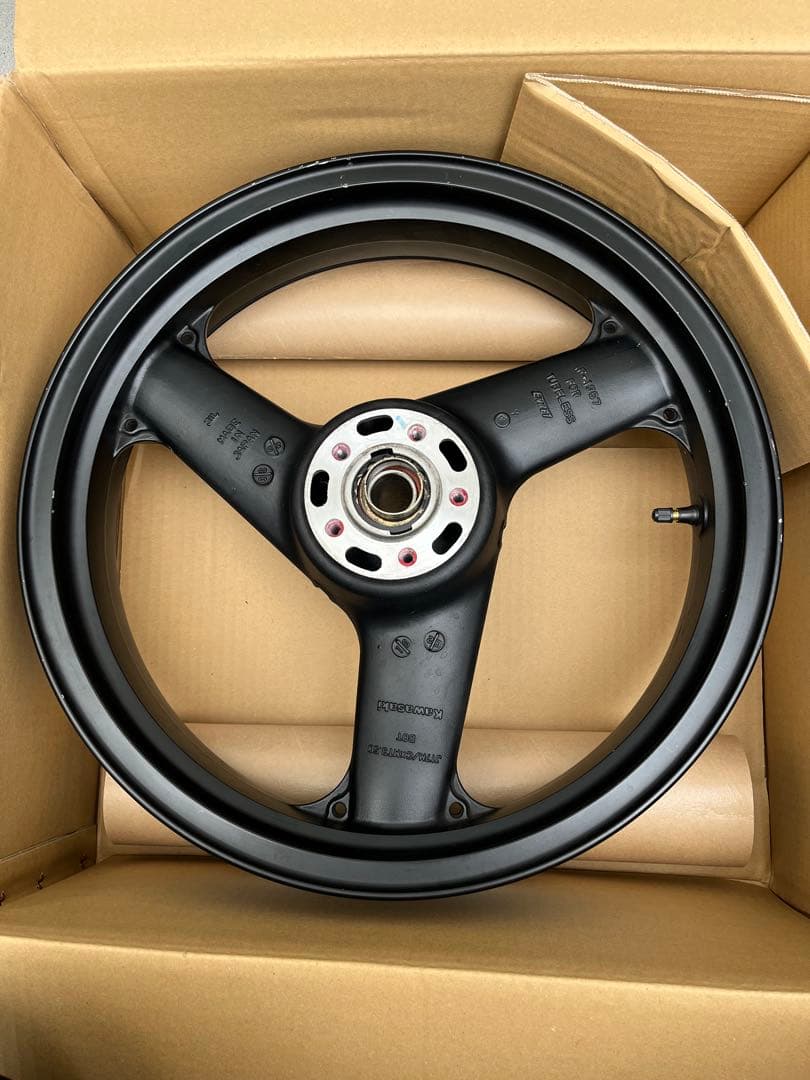 zrx1200フロントホイール　zzr1100D zx11流用