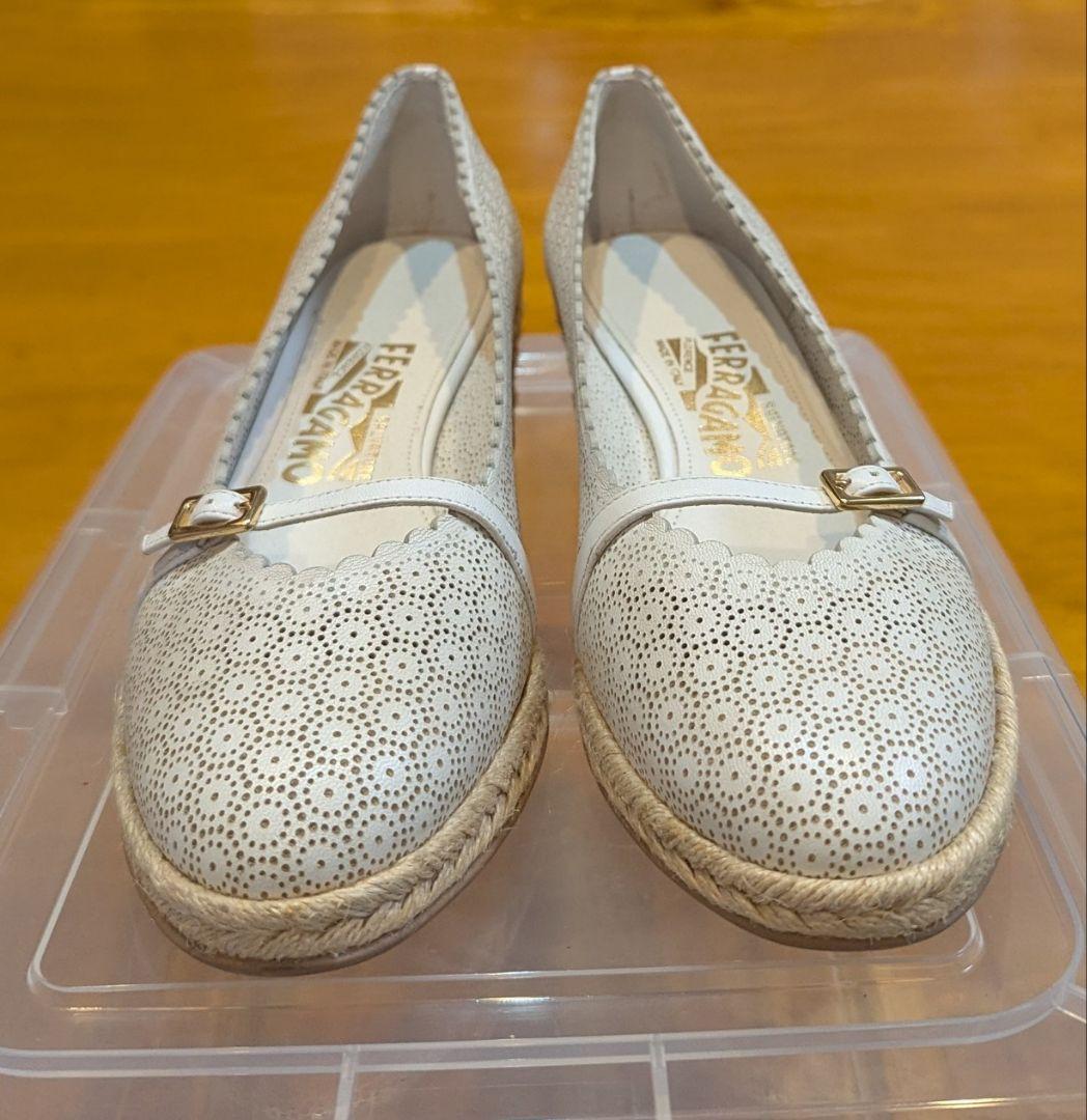 【美品】サルヴァトーレフェラガモ　パンチング　エスパドリーユ　パンプス　ホワイト