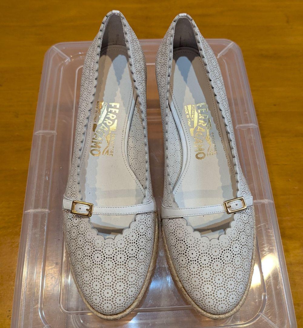 【美品】サルヴァトーレフェラガモ　パンチング　エスパドリーユ　パンプス　ホワイト