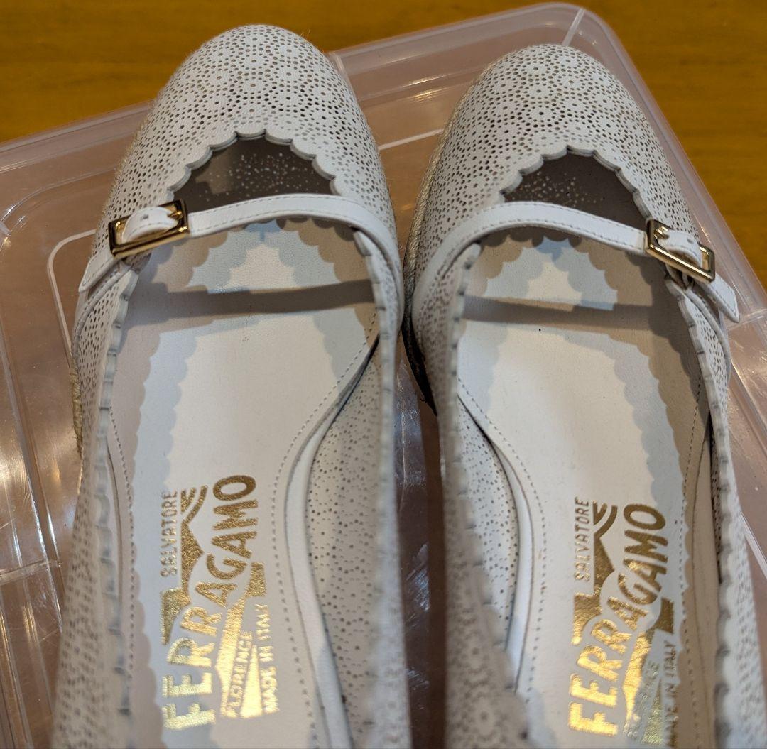 【美品】サルヴァトーレフェラガモ　パンチング　エスパドリーユ　パンプス　ホワイト