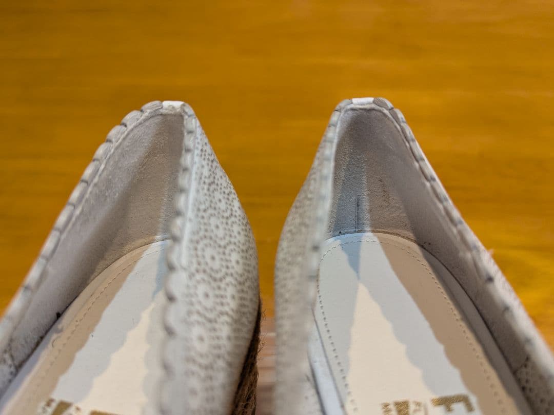 【美品】サルヴァトーレフェラガモ　パンチング　エスパドリーユ　パンプス　ホワイト