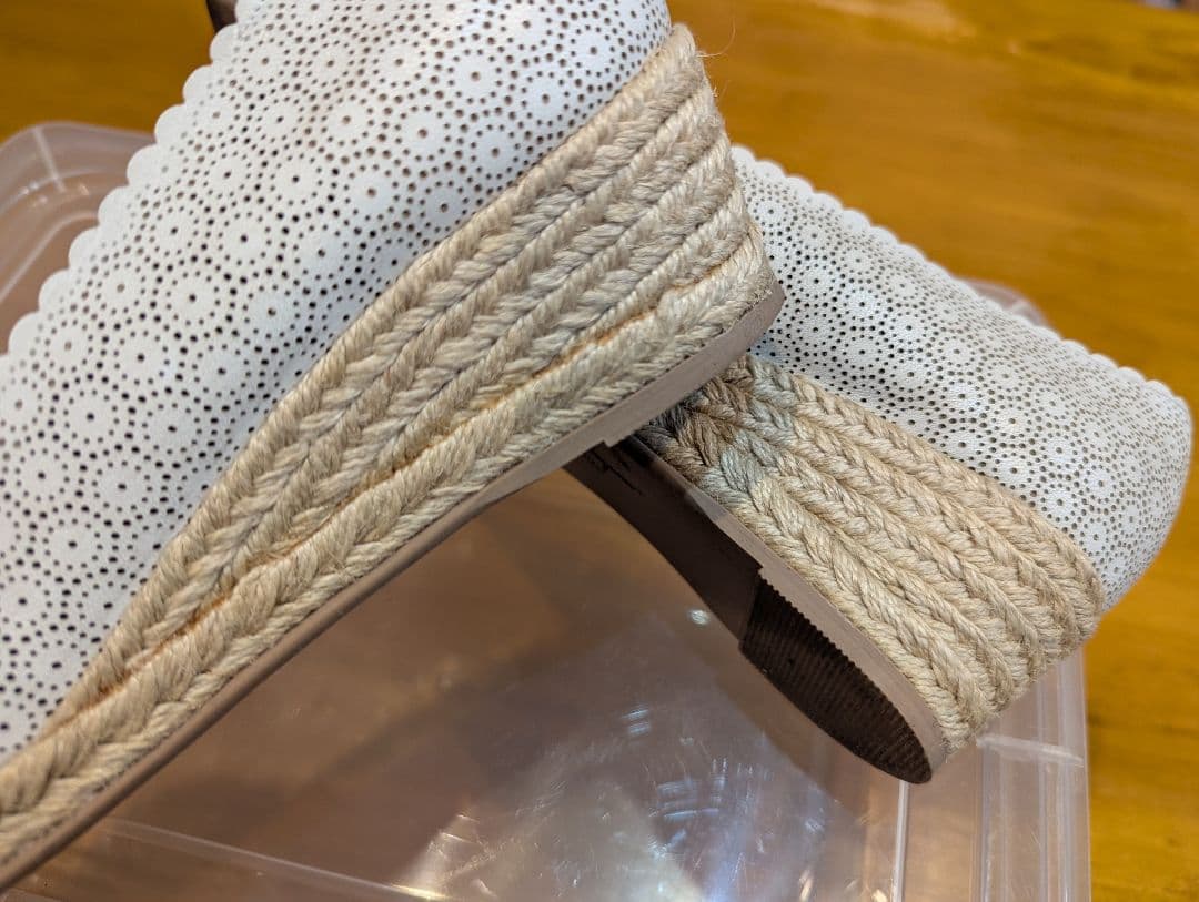 【美品】サルヴァトーレフェラガモ　パンチング　エスパドリーユ　パンプス　ホワイト