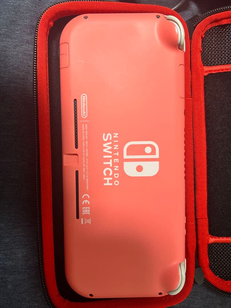 ニンテンドー　スイッチ　ライト　Switch Lite 本体　持ち運びケース付