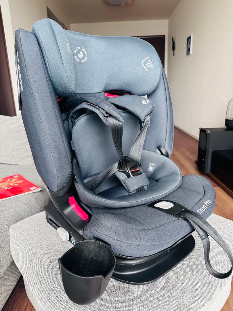 にし　Titan Pro 車用チャイルドシート ブラック