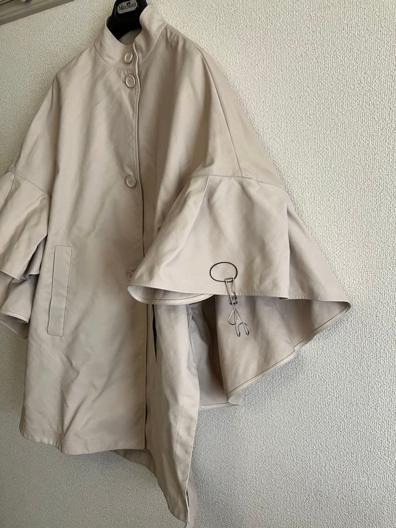 MaxMara フレアスリーブ ポンチョ形コート