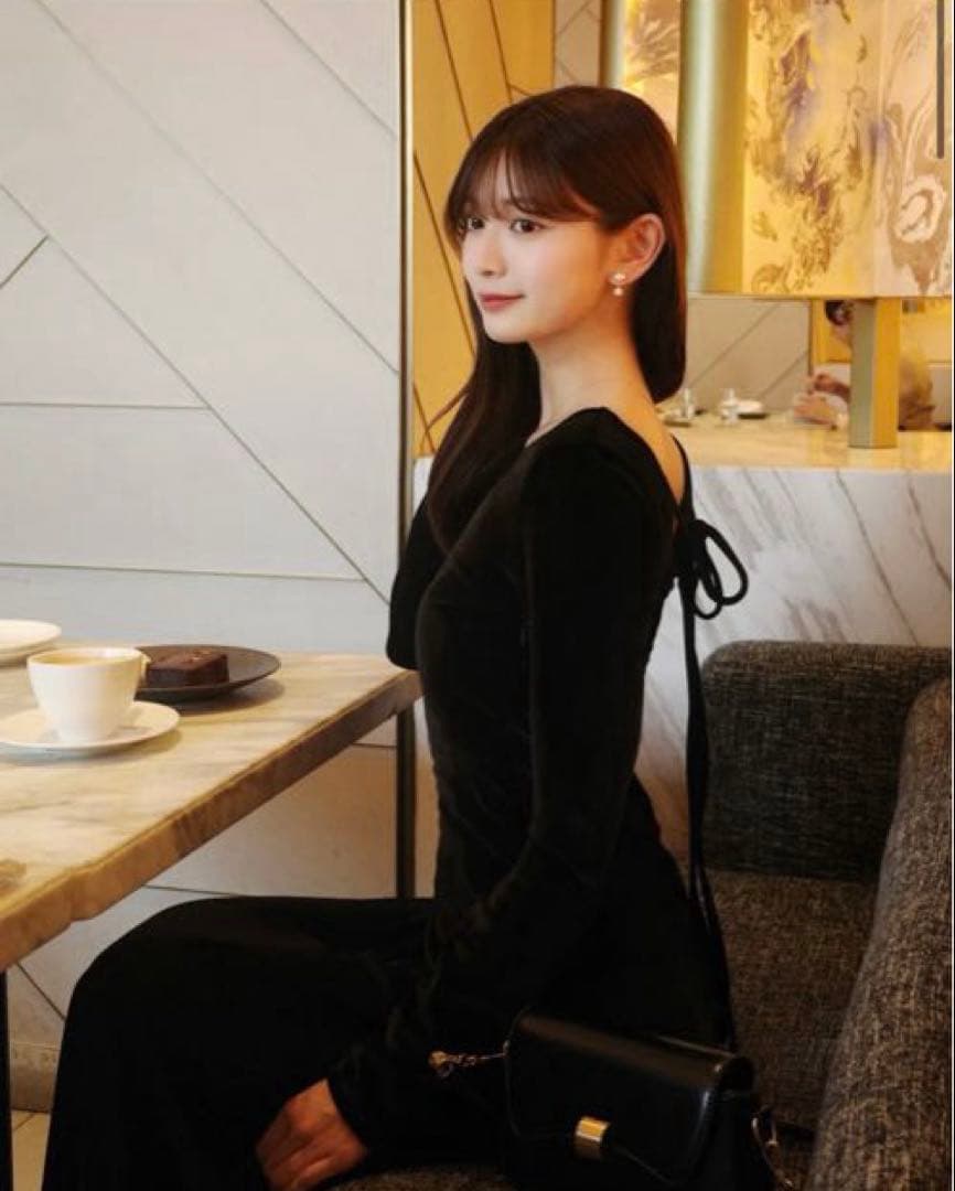 【新品】バックオープンベロアワンピース