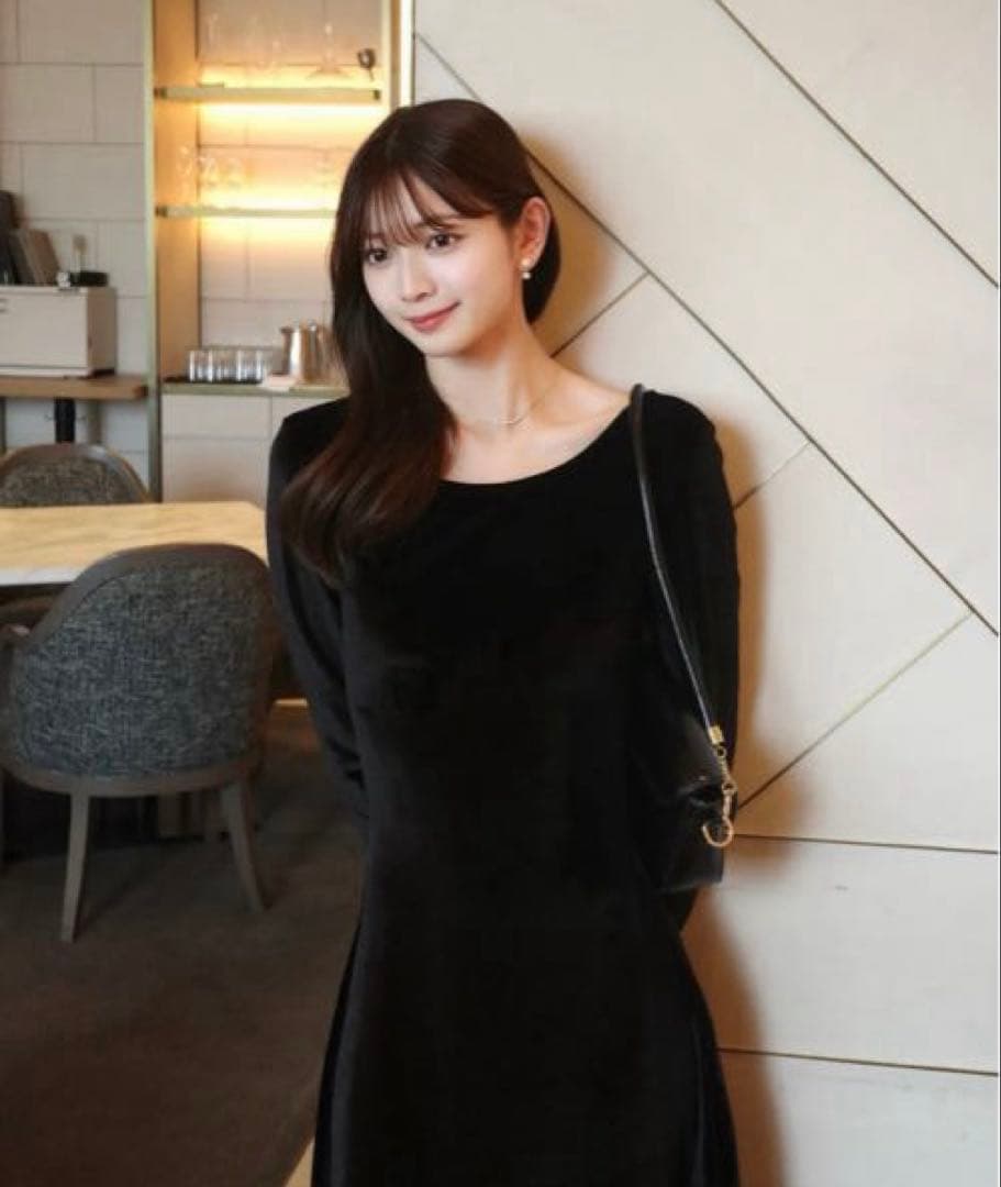 【新品】バックオープンベロアワンピース