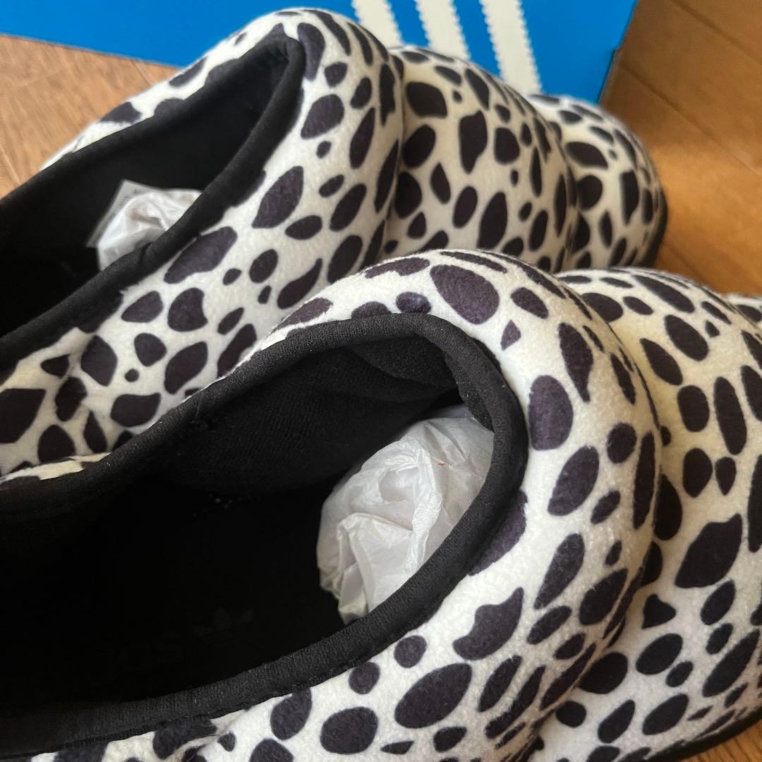 adidas PUFFYLETTE パフィレッタ　アニマル柄　ダルメシアン