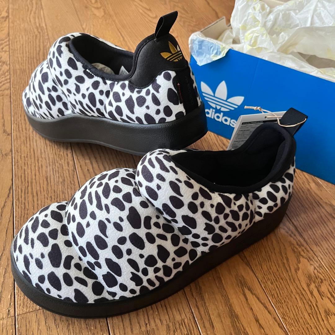 adidas PUFFYLETTE パフィレッタ　アニマル柄　ダルメシアン