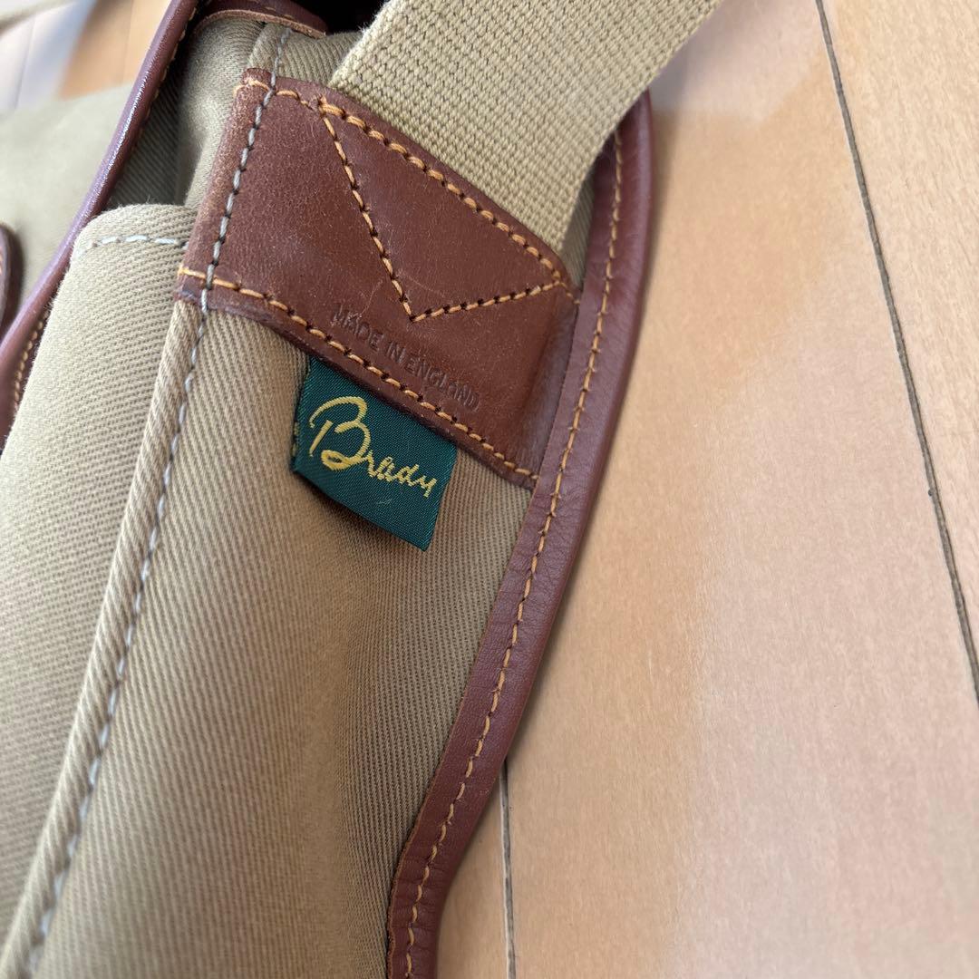 Brady STOUR ショルダーバッグ