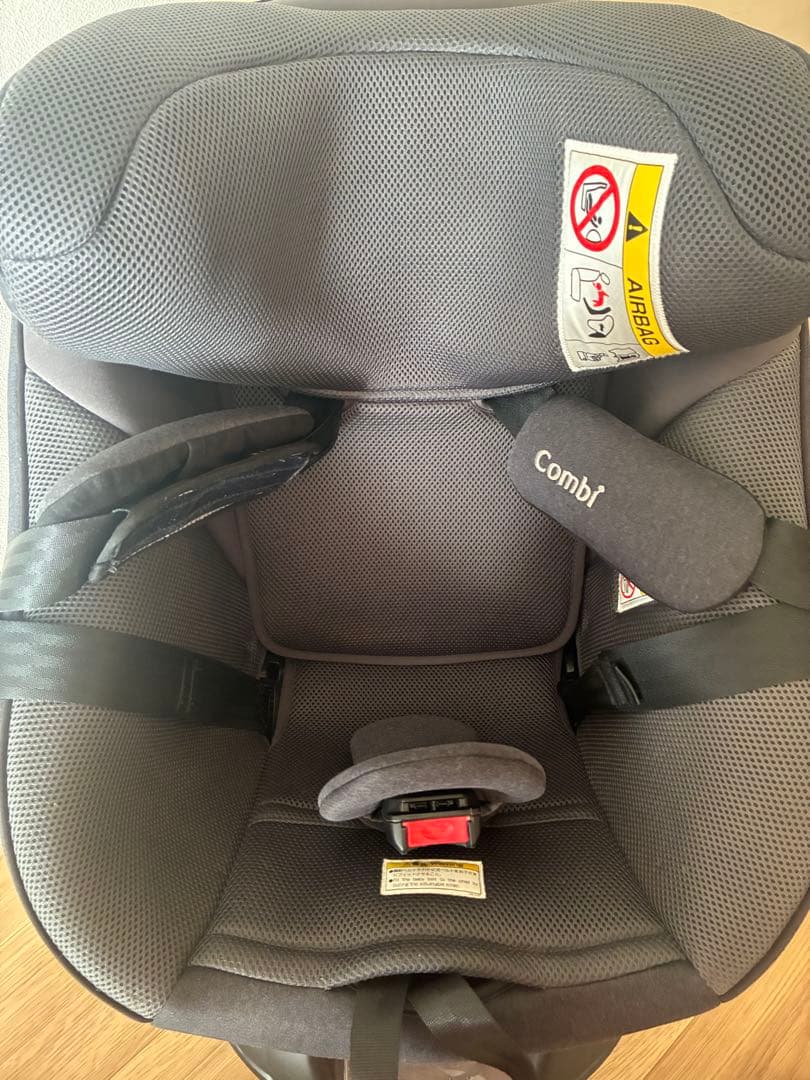 Combi クルムーヴ　チャイルドシート