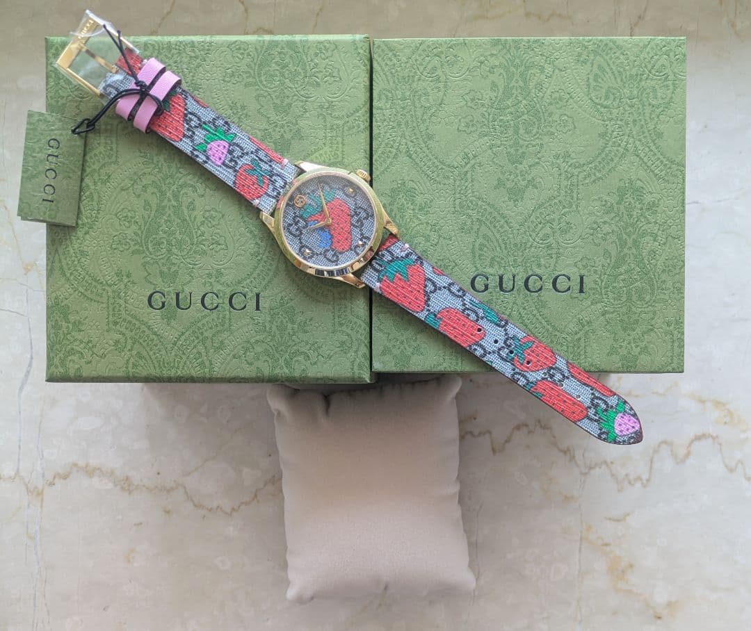 新品未使用　GUCCI　腕時計　ストロベリー　YA1264133　38ミリ