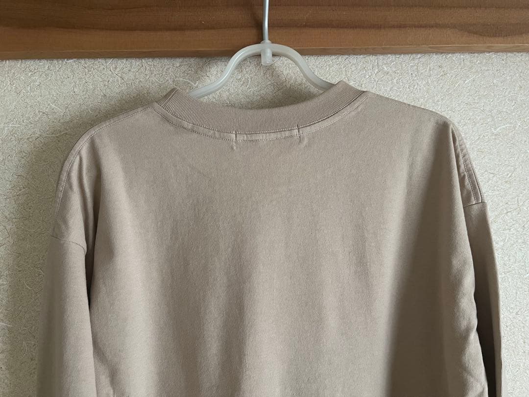 “ヴェリテクール”ユニセックスヴィンテージロングスリーブ・ベージュ・未使用品