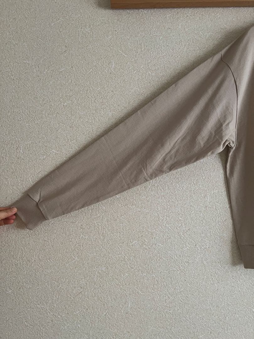 “ヴェリテクール”ユニセックスヴィンテージロングスリーブ・ベージュ・未使用品