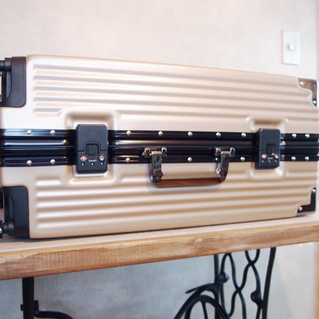 新品未使用 C.JUTRO 日本発案 機能性抜群スーツケース キャリーケース