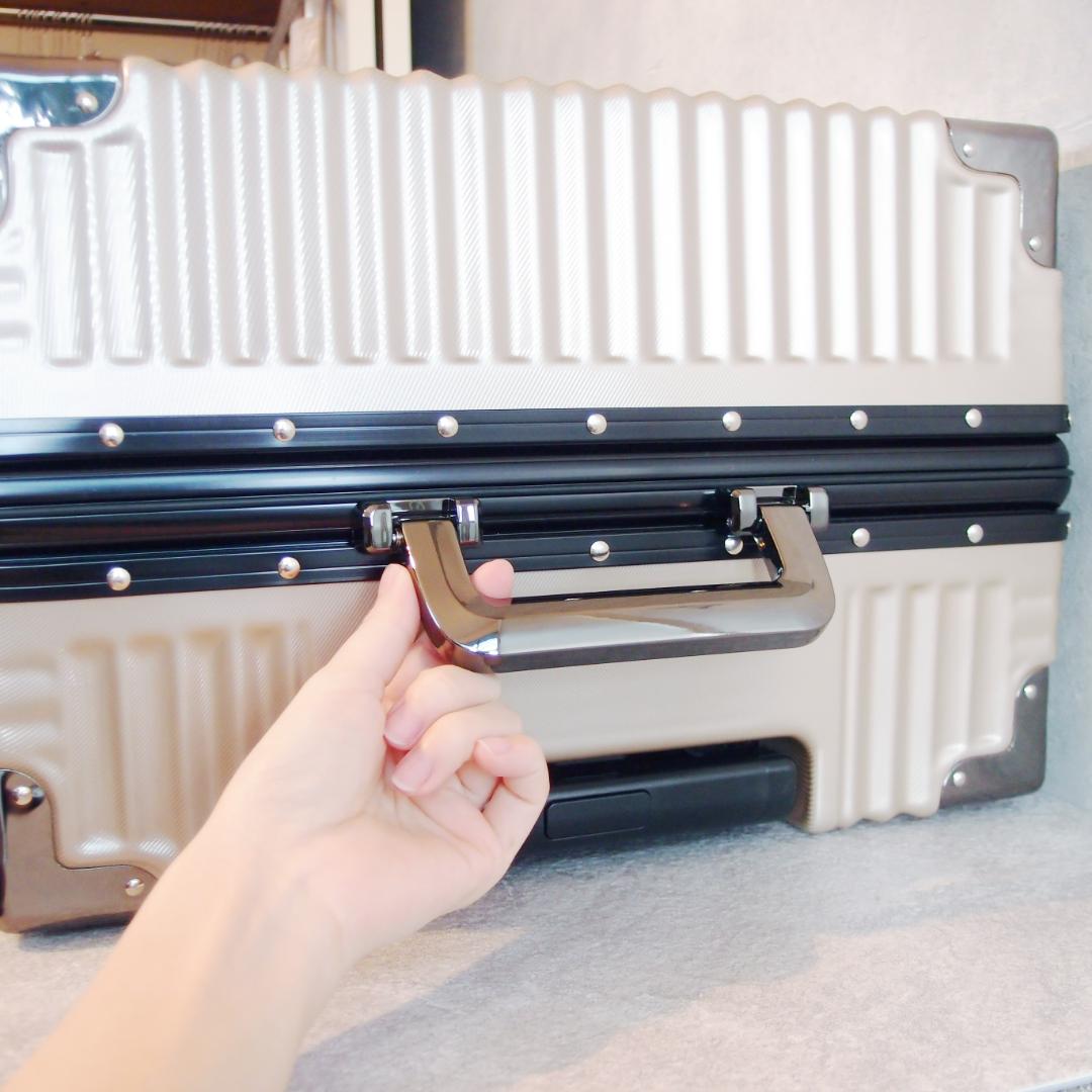 新品未使用 C.JUTRO 日本発案 機能性抜群スーツケース キャリーケース