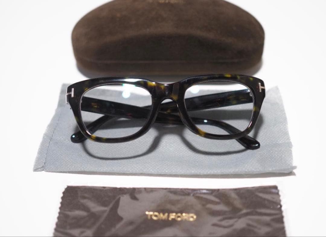 トムフォード クリーニング研磨済_度入り(視力0.2・コンタクト−2.00)