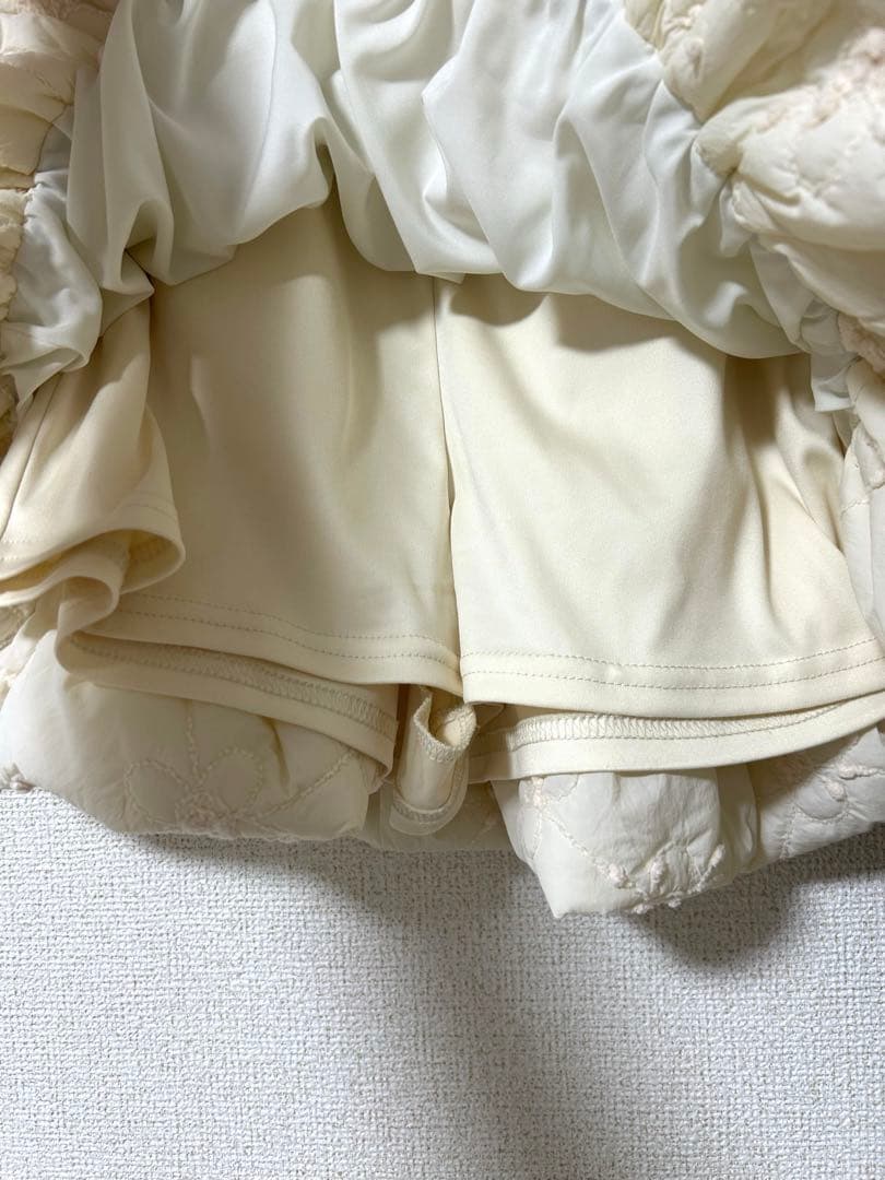 【洋服】THE TOE バルーンミニスカート　白　ネックレスセット