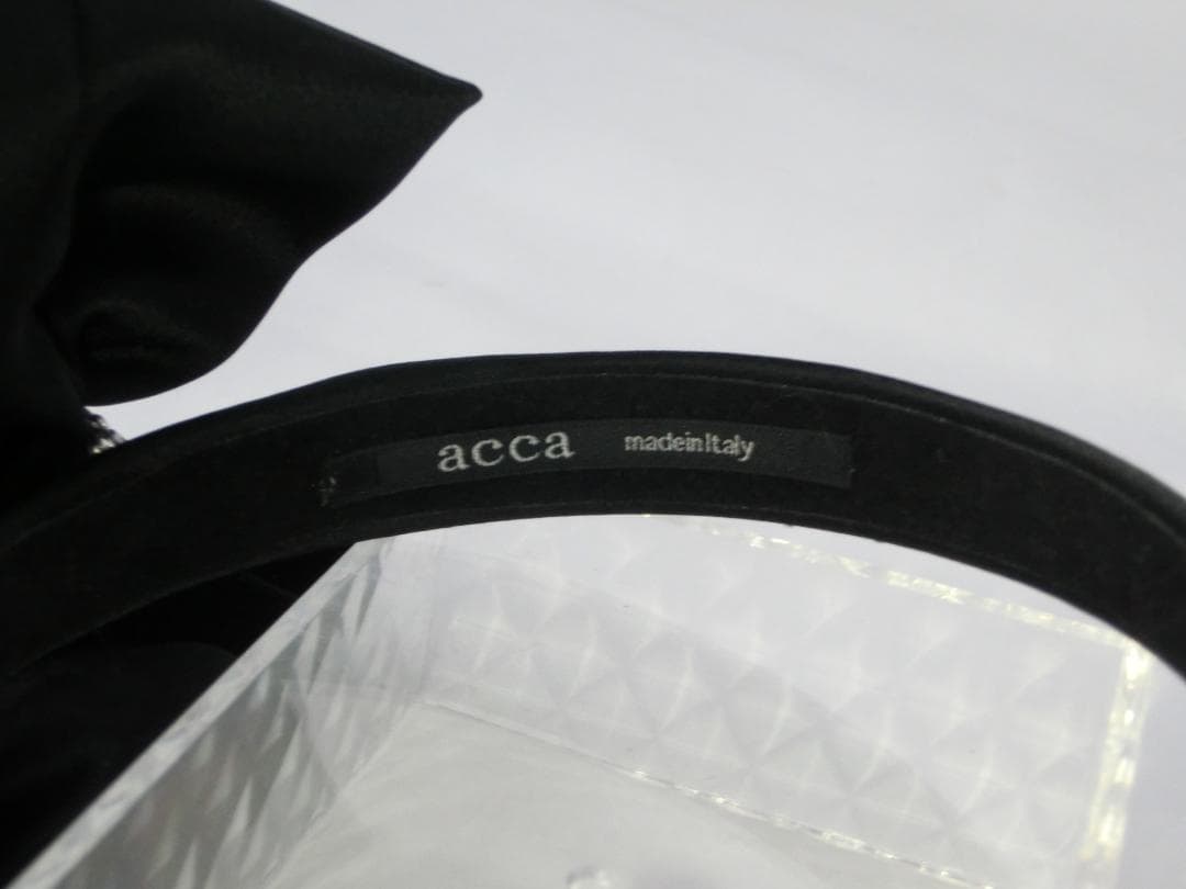 acca黒のクリスタルストーン付きリボンベロアとサテンのカチューシャ