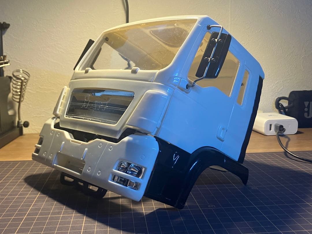 タミヤ1/14 MAN TGS キャビン 新品組み立て