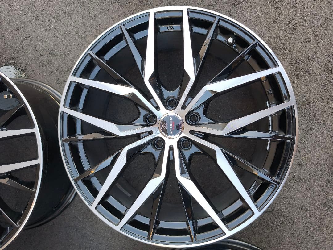 【超美品】ロクサーニ マルチフォルケッタTR5 20インチ 2本