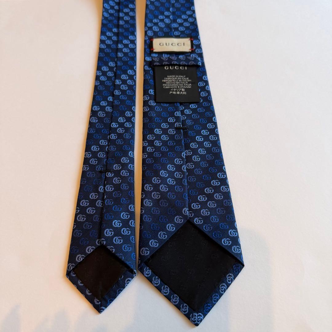極美品　グッチ　GUCCI ネイビーGG柄　ストライプ柄　青系　希少品ネクタイ