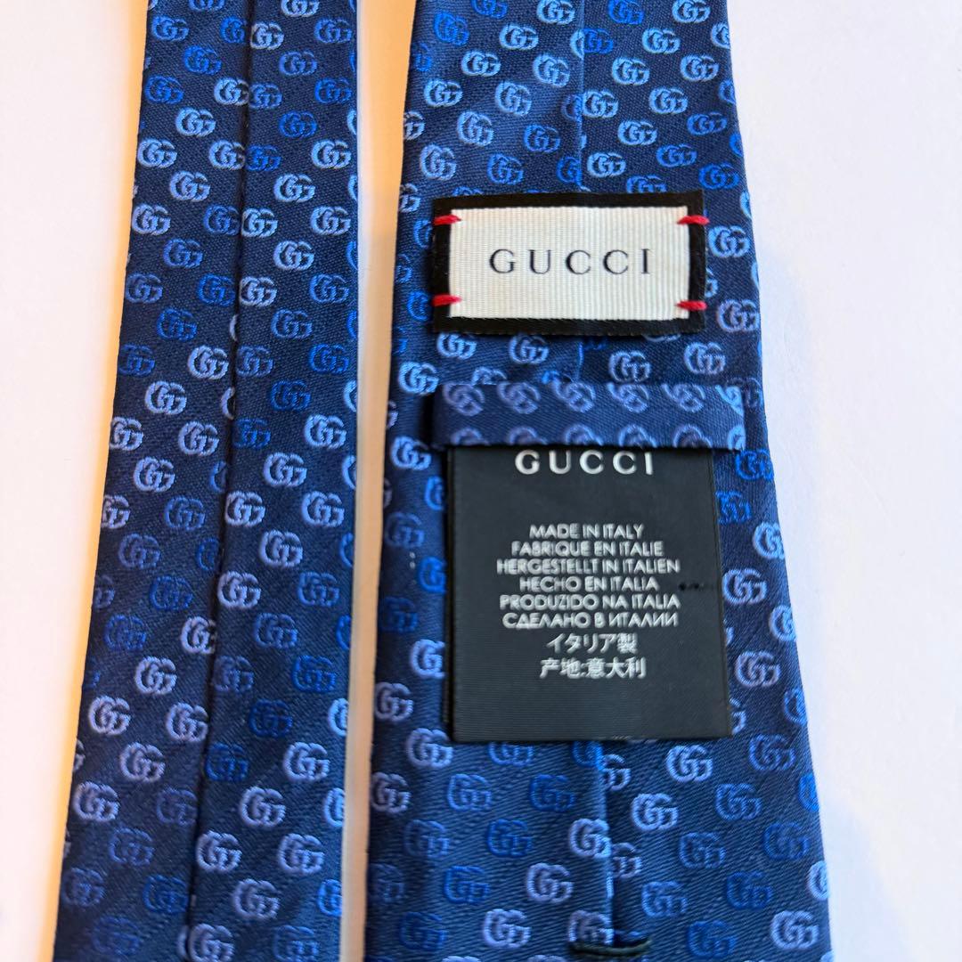 極美品　グッチ　GUCCI ネイビーGG柄　ストライプ柄　青系　希少品ネクタイ