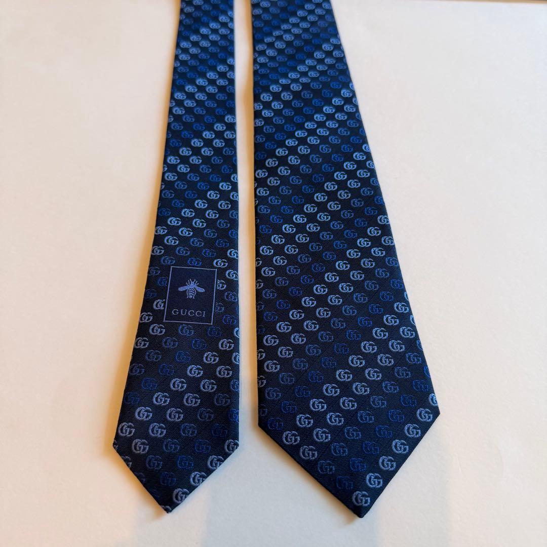 極美品　グッチ　GUCCI ネイビーGG柄　ストライプ柄　青系　希少品ネクタイ
