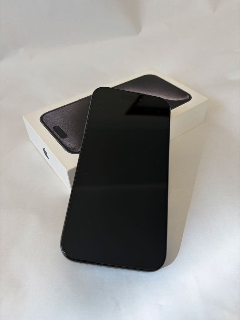 iPhone 15 Pro 512GB ブラックチタニウム 美品 フィルム付