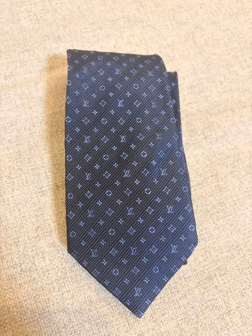 【ほぼ未使用】Louis Vuitton ダークブルー ネクタイ