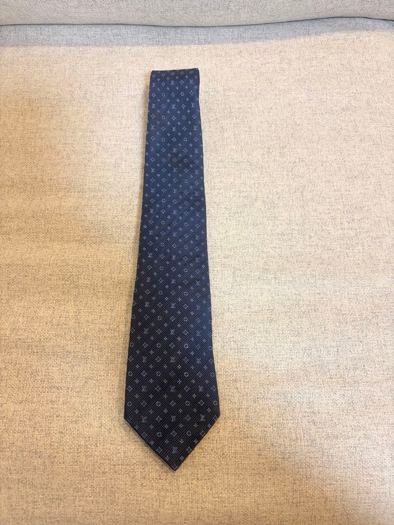 【ほぼ未使用】Louis Vuitton ダークブルー ネクタイ
