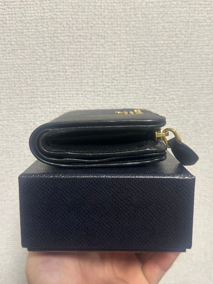 PRADA サフィアーノ二つ折り財布 ブラック