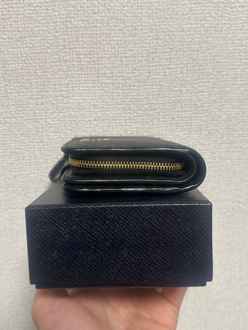 PRADA サフィアーノ二つ折り財布 ブラック