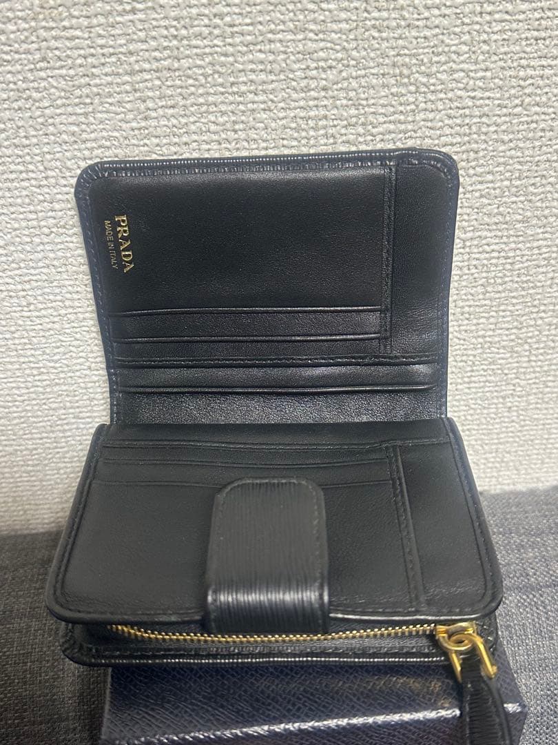 PRADA サフィアーノ二つ折り財布 ブラック