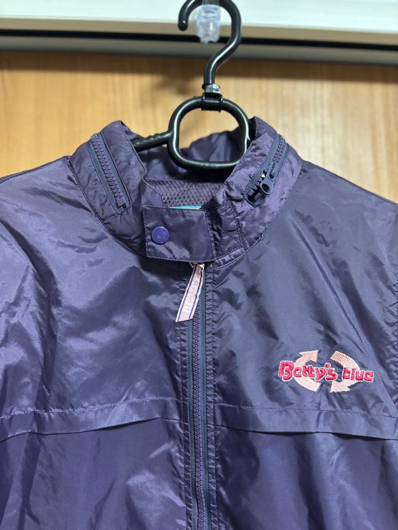 べティーズブルー　紫色 ジッパー付きジャケット