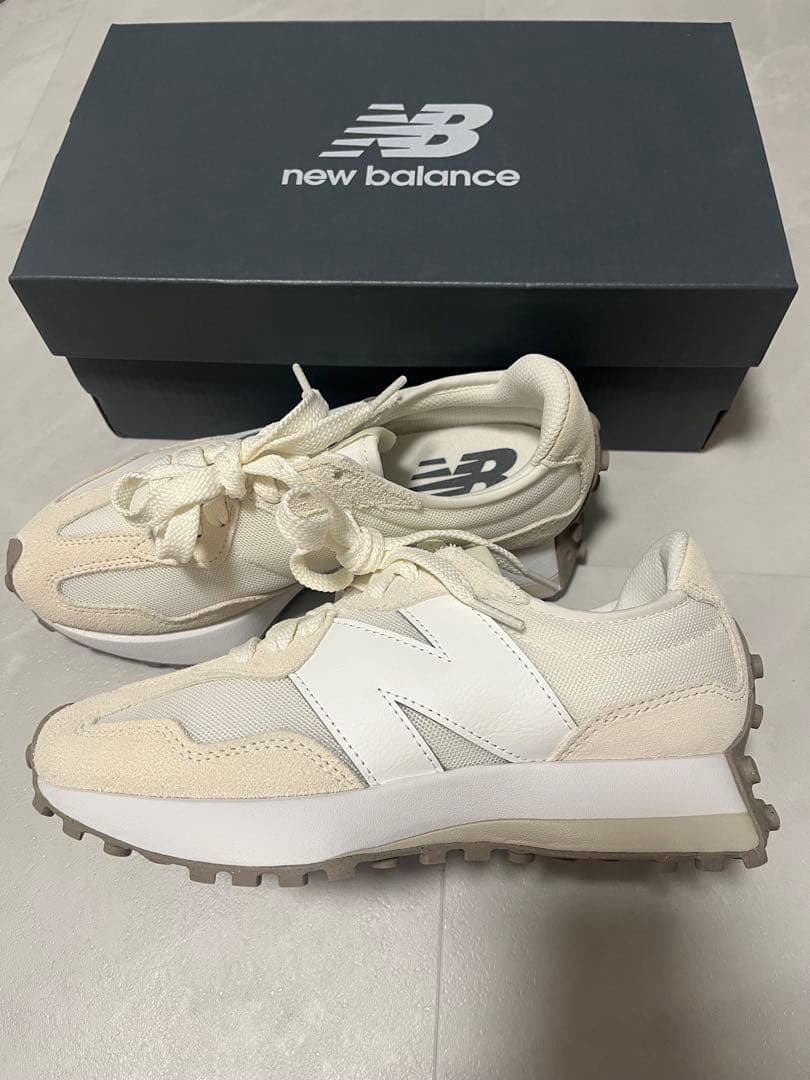 【新品】ニューバランス ホワイト U327LNA D 23.5cm