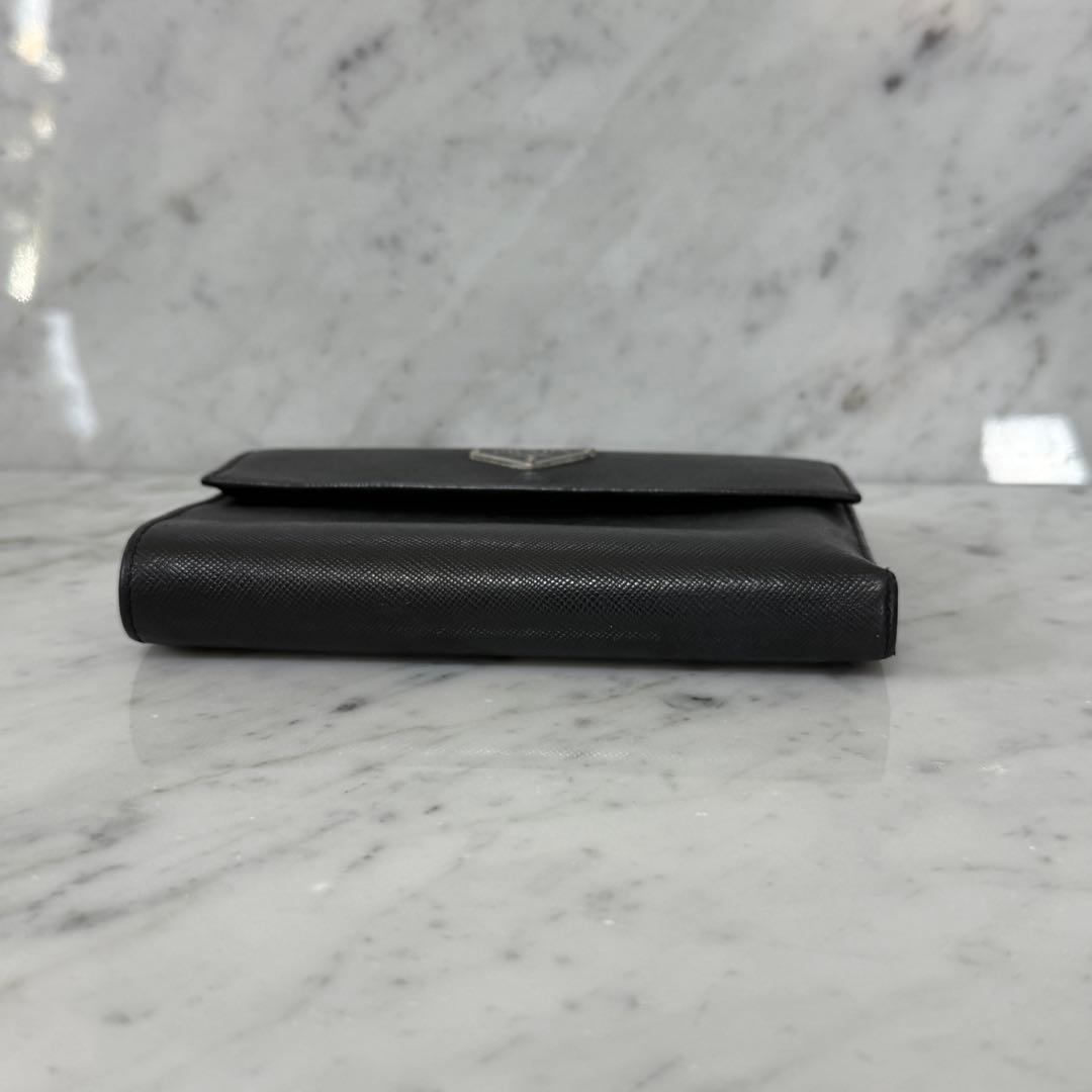 PRADA プラダ 三つ折財布 ブラック 黒 サフィアーノ トライアングル