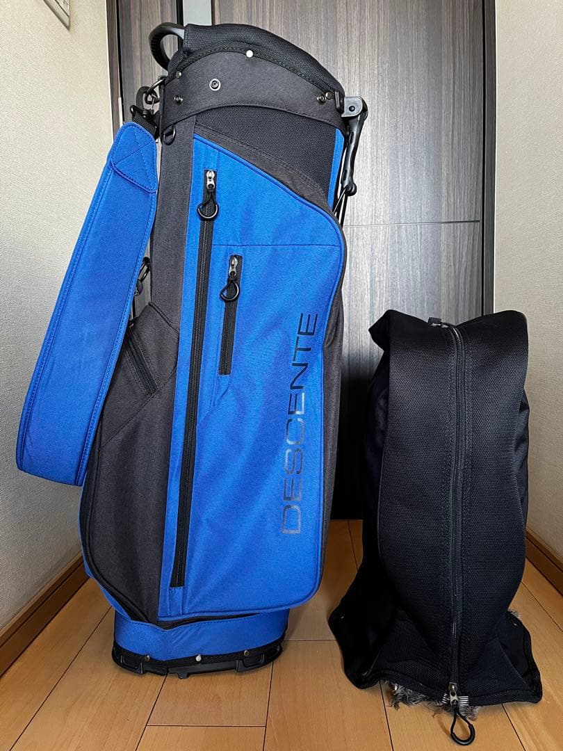 人気　超美品　デサントゴルフ スタンド型キャディバッグ 軽量2.6kg8.5型