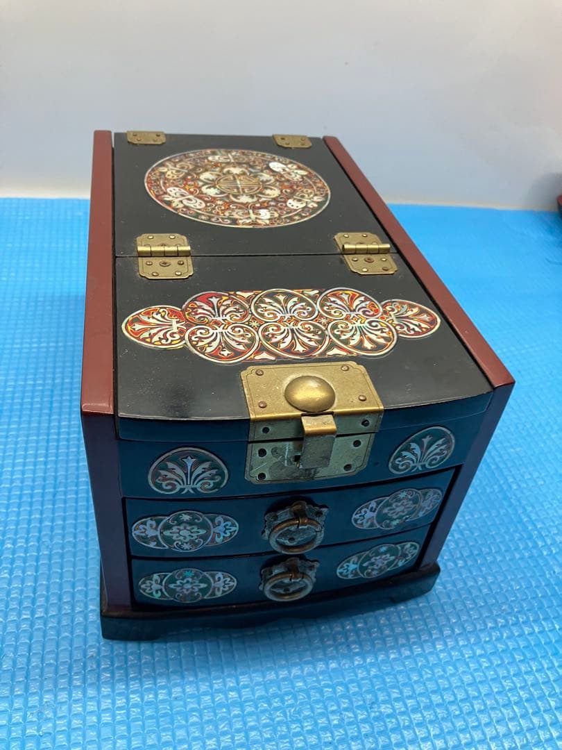 蝶と花模様　貝殻細工　螺鈿 螺鈿細工 漆器　宝石箱 ジュエリーボックス