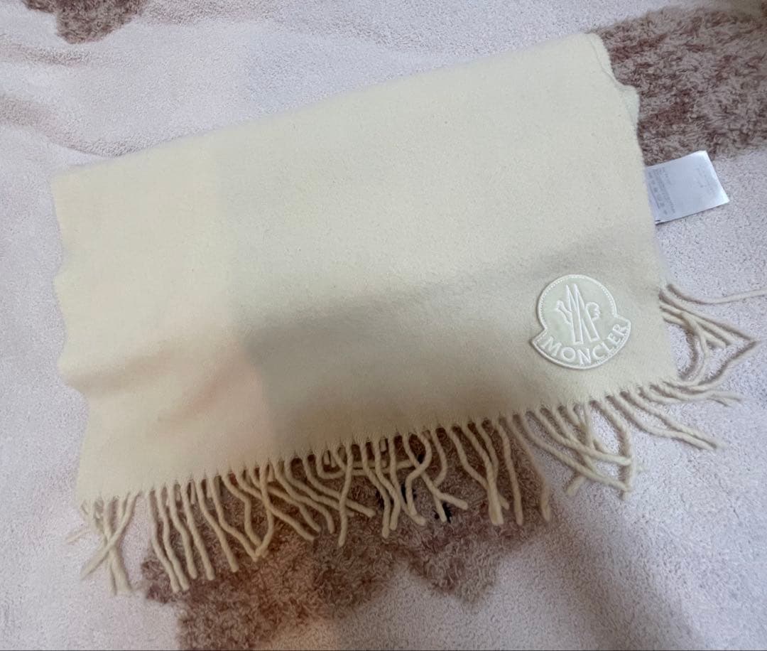 【本日限定値下げ】モンクレール　マフラー