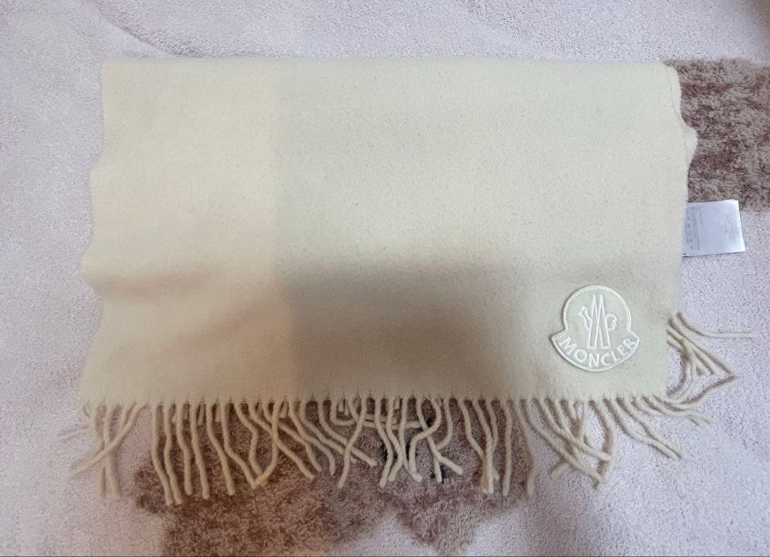 【本日限定値下げ】モンクレール　マフラー