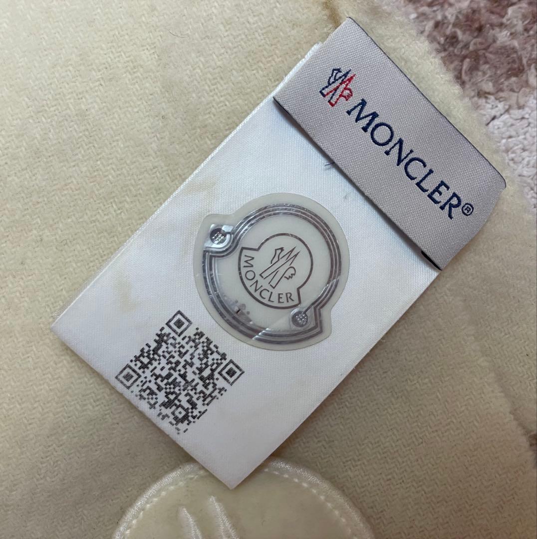 【本日限定値下げ】モンクレール　マフラー