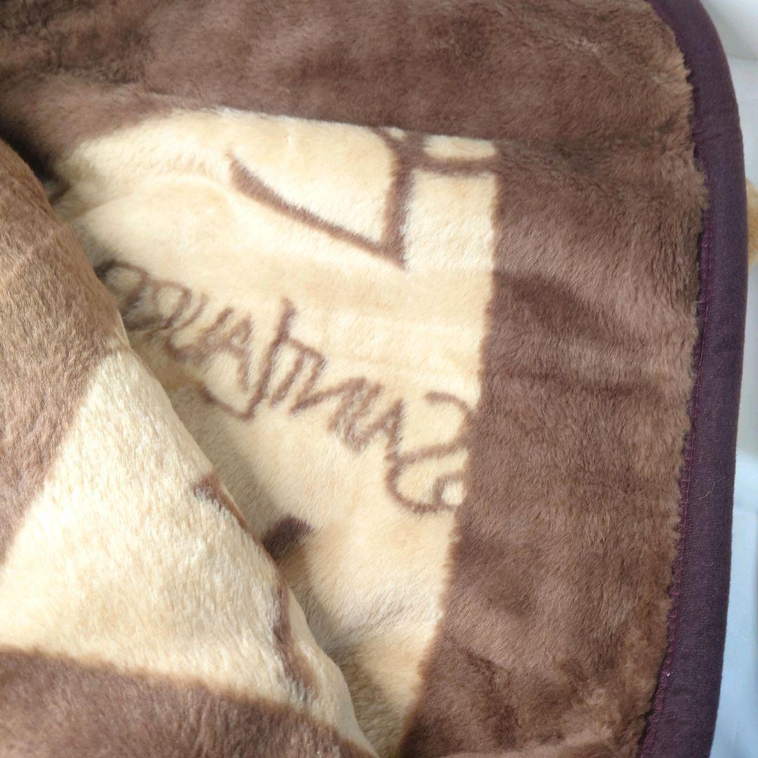 イブサンローラン　ニューマイヤー　毛布