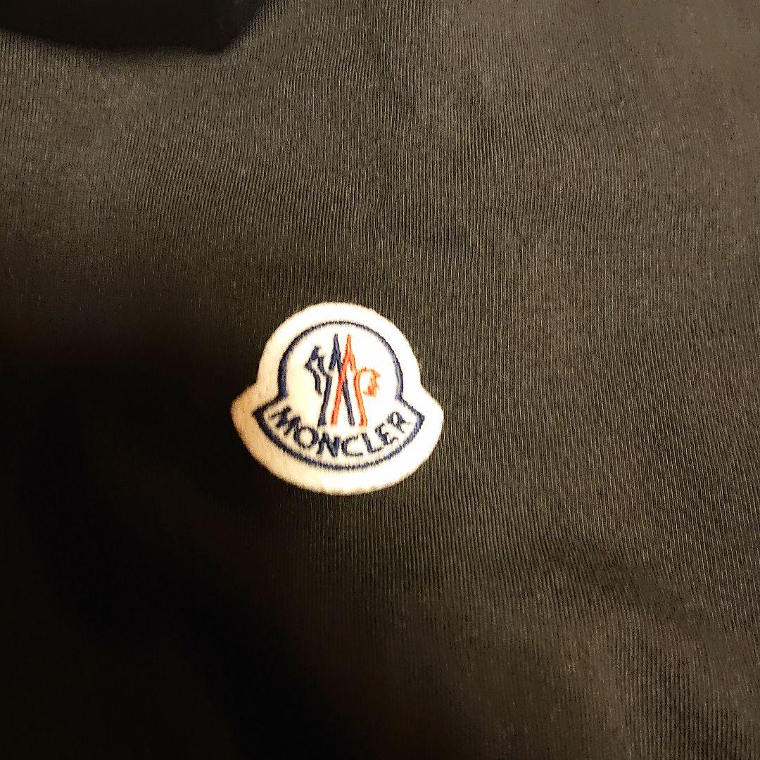 モンクレール 23SS ブラック Ｔシャツ ３パック の１枚