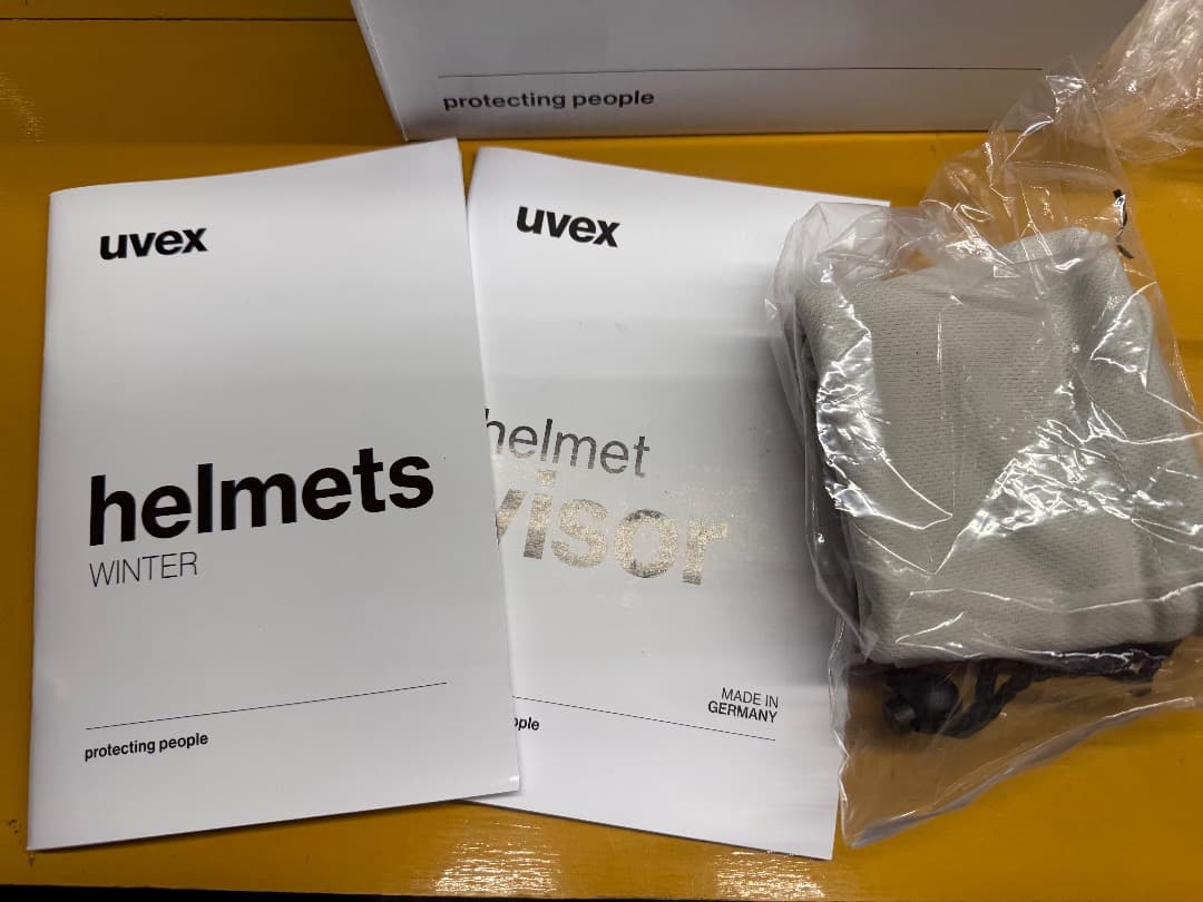 Ｌ*Ｂ様 uvex(ウベックス) 子供用 スキースノーボードバイザーヘルメット