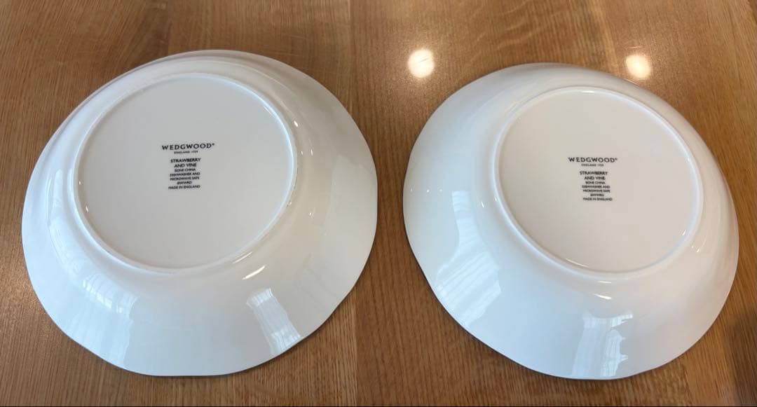ウェッジウッド　プレート2枚、ボウル2枚、スプーン、フォークセット