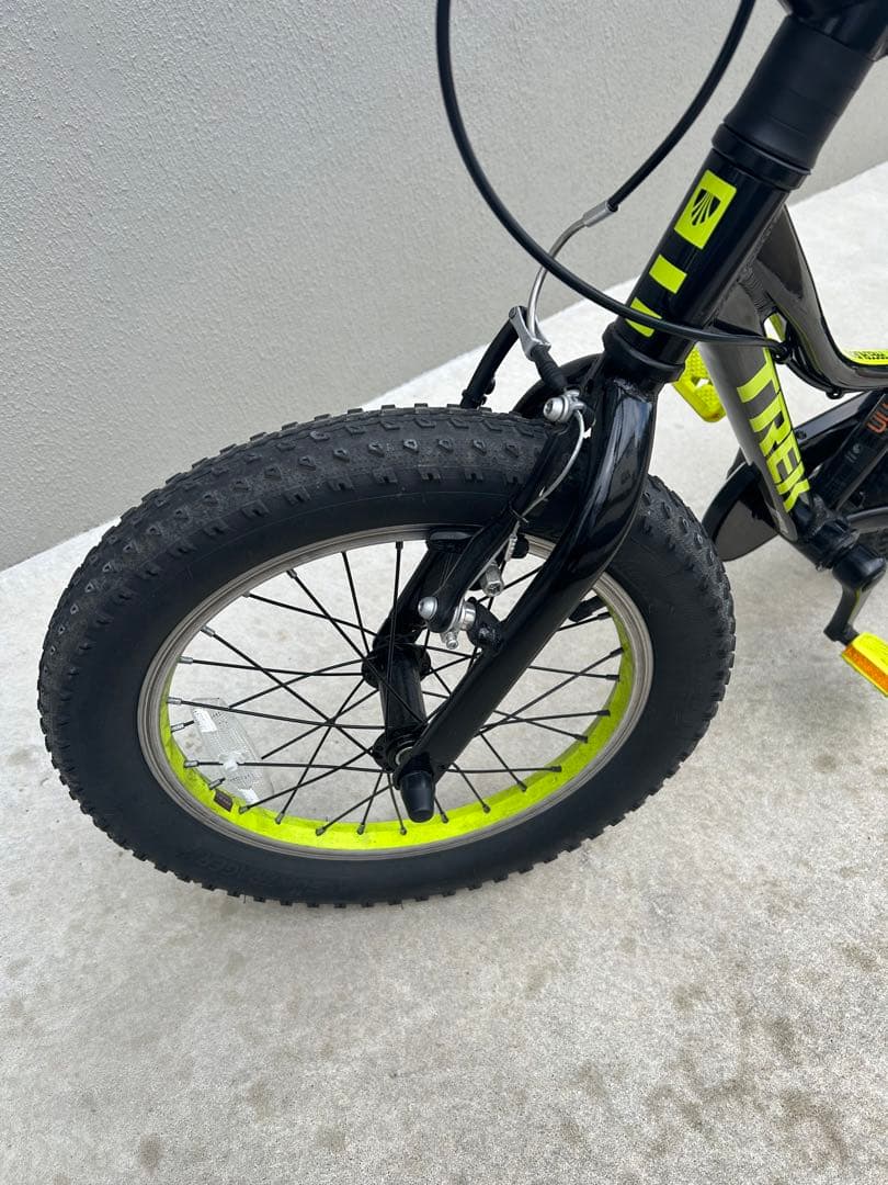 トレック　子供用自転車　黒/黄緑　Trek Precaliber 16
