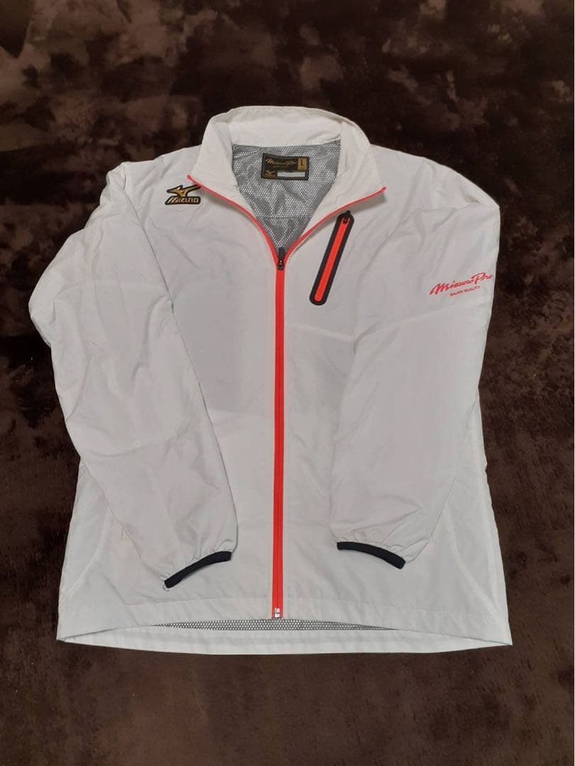 ミズノプロ 薄手のウィンドブレーカー上下 シャツ白 パンツ黒