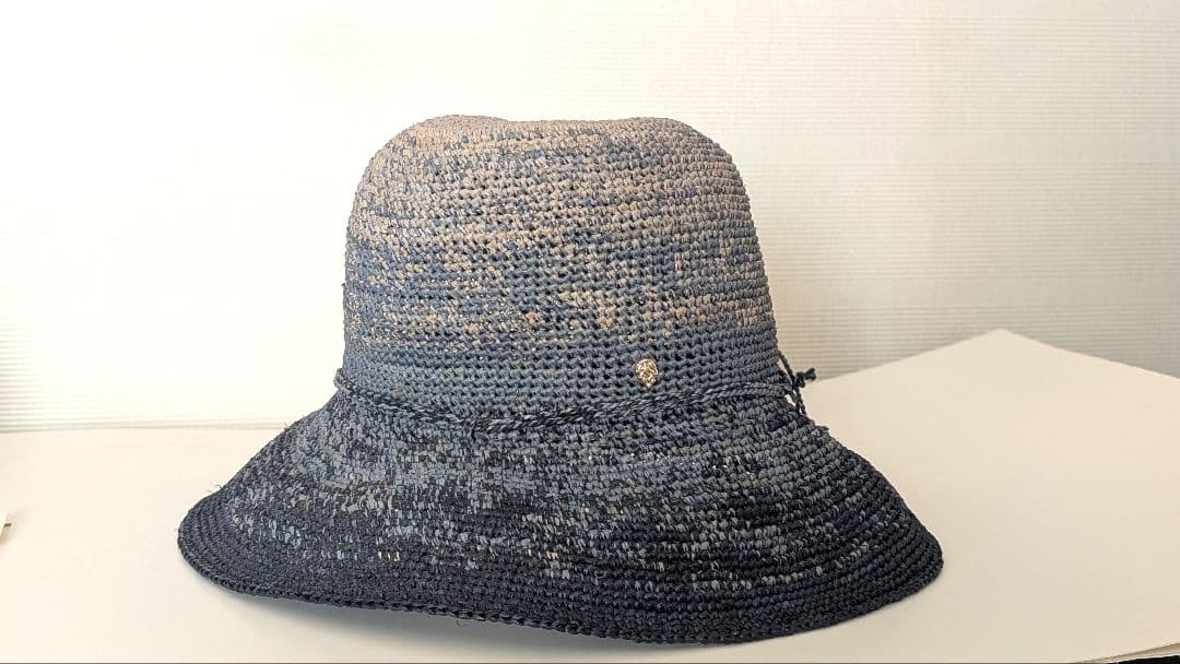 【美品】ヘレン・カミンスキー　グラデブルーグレーの帽子