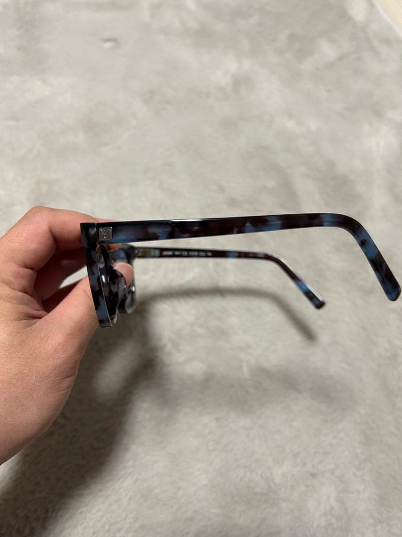 LOUIS VUITTON スクエアサングラス Z2346E